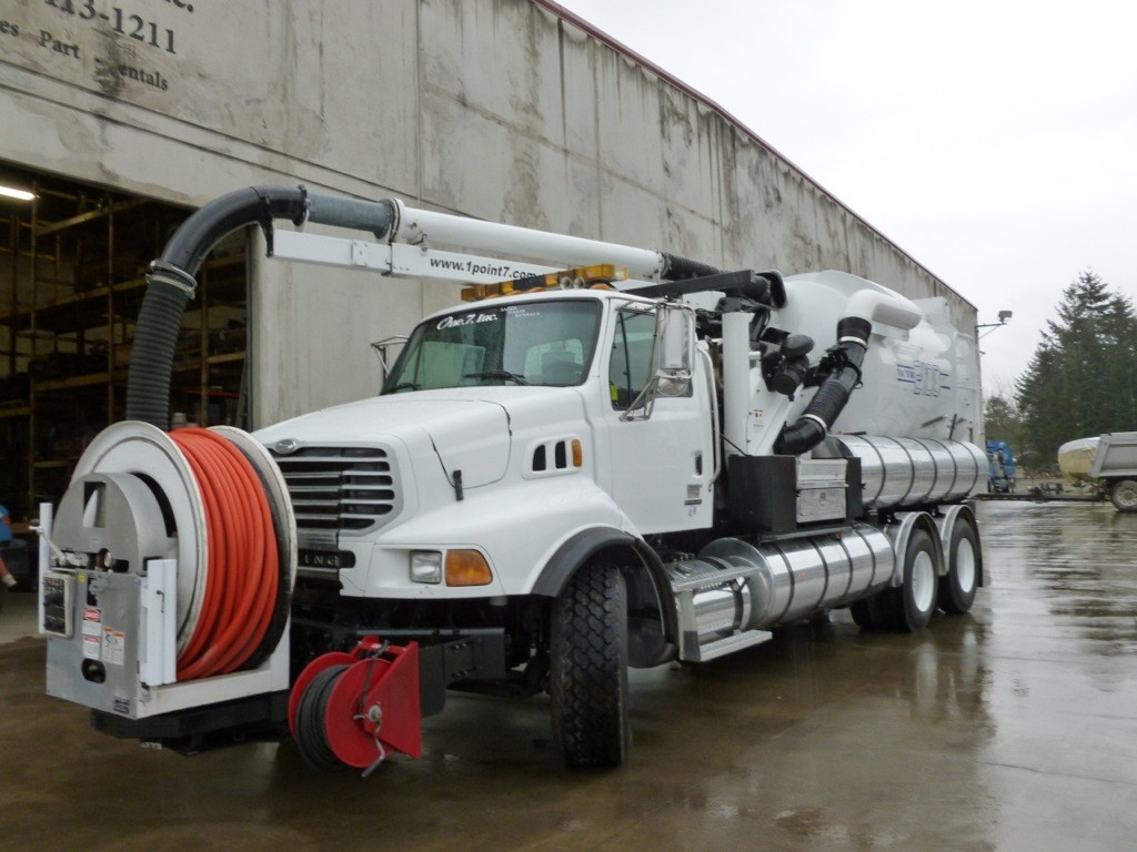 SOLD 2005 Vactor 2100 Hydro Excavator Pumper Truck